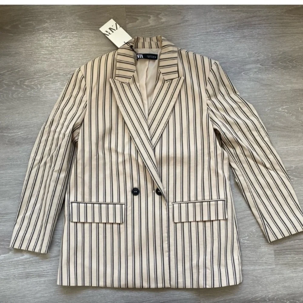 ZARA • NWT Oversized Striped Beige Blazer - Picture 5 of 11